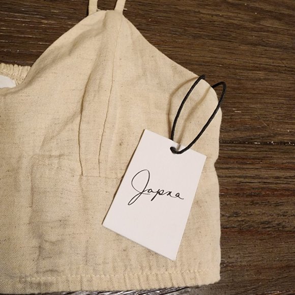 Japna cream rayon v neck crop top adjustable spaghetti strap NWT Med - Picture 3 of 9